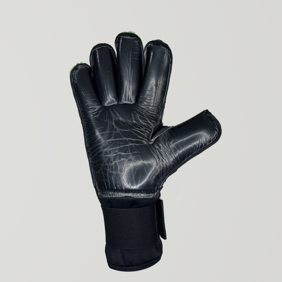 TITAN Kaleci Eldiveni (SİYAH YEŞİL)