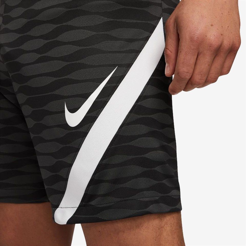 M NK DF STRKE21 SHORT K